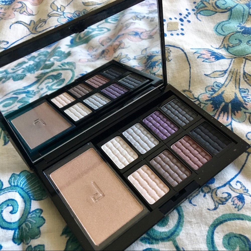 NWOT DOUCCE Eyeshadow Pro Palette - Picture 2 of 3